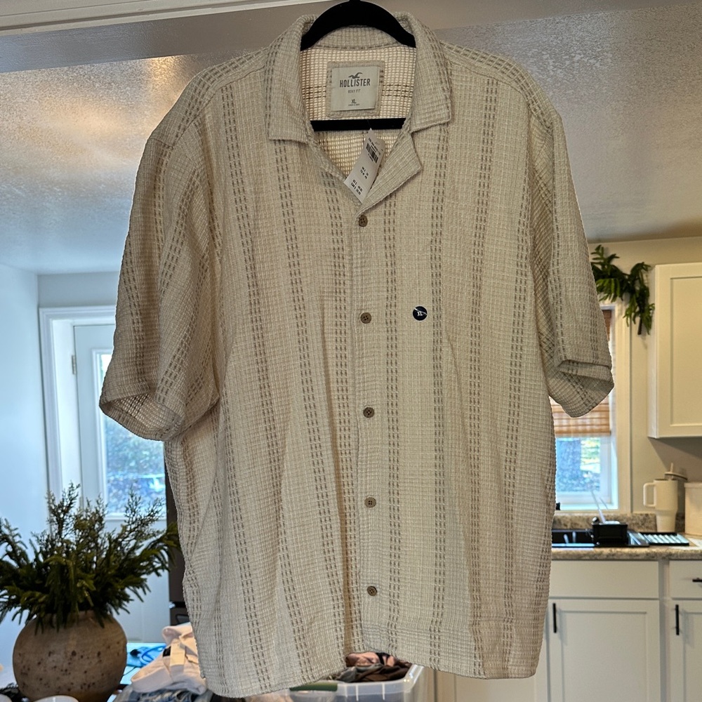 Abercrombie & Fitch Textured Beige Button Down Shirt